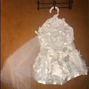 Gorgeous Martha Stewart  size M pet wedding gown.